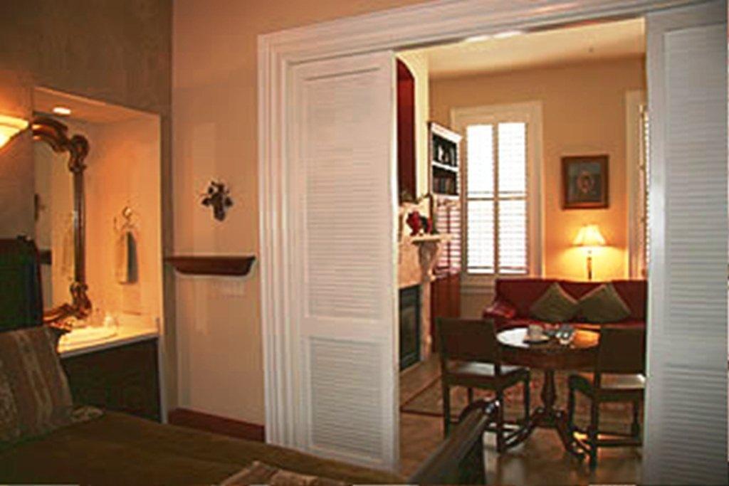Deluxe King Studio